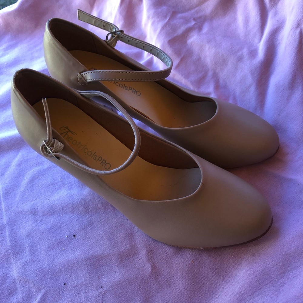 NWOT Theatricals Pro Dance shoes